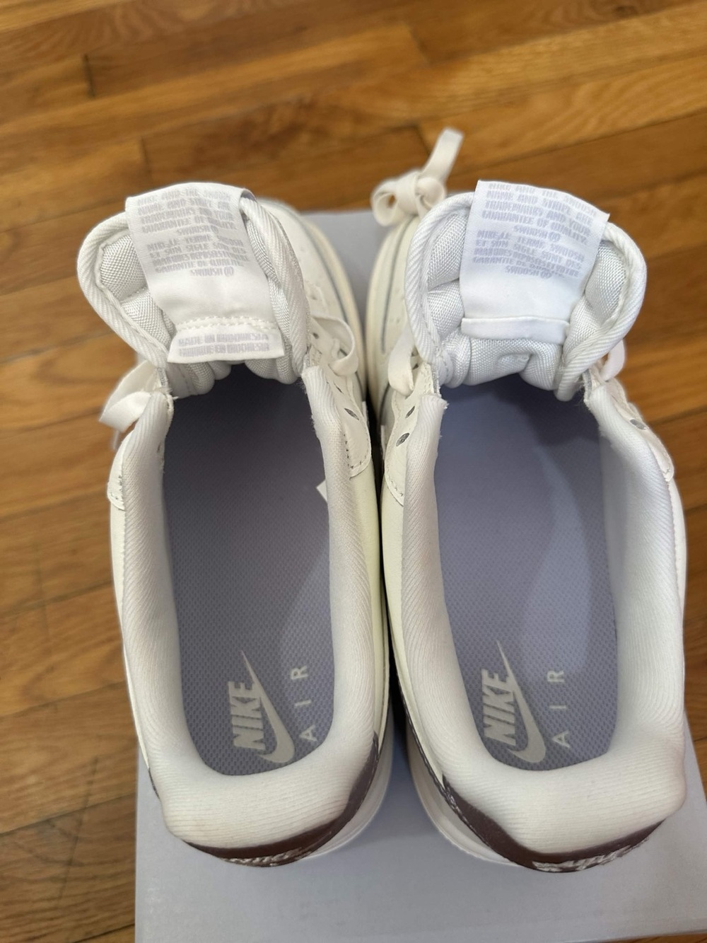 *Slightly Used* Nike Air Force Women White Purple (DV7470-100) Size 8W - Picture 8 of 11